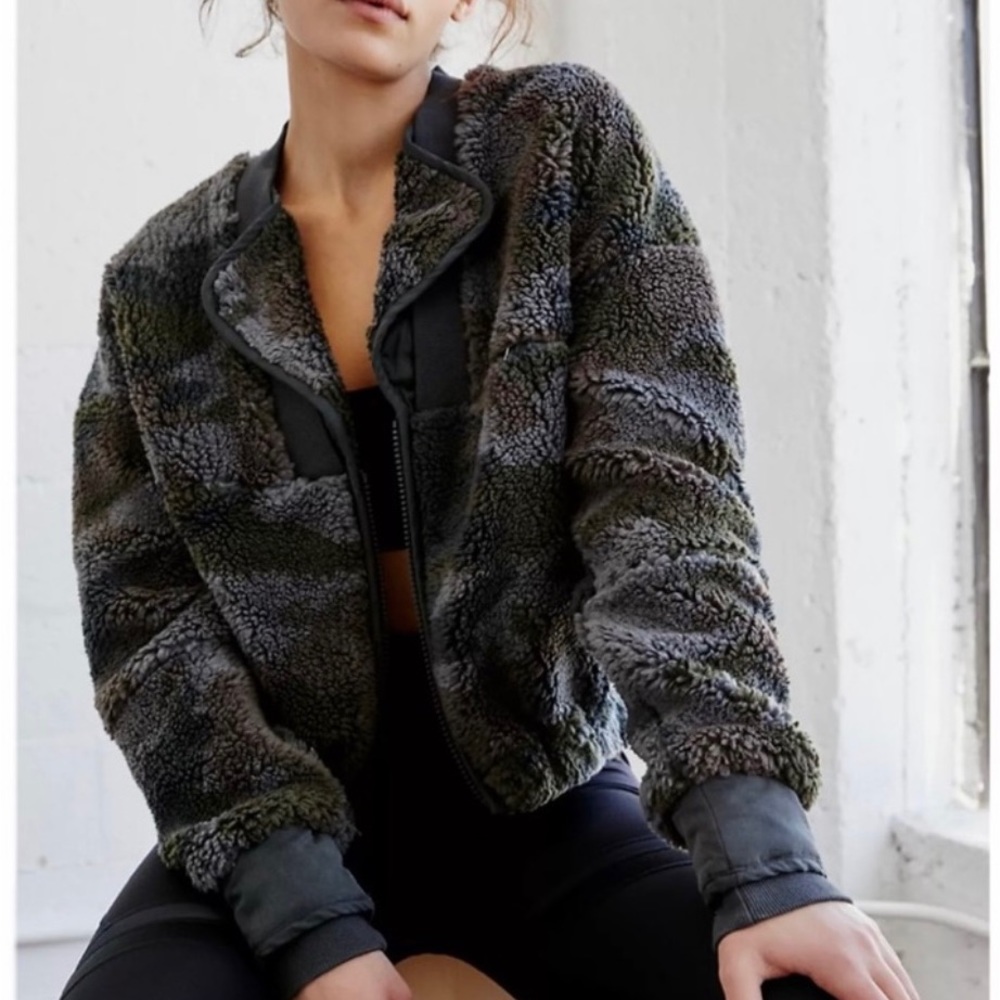 Free People Camo Everest Fleece Jacket BRAND NEW! Never worn - perfect condition